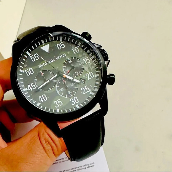 NIB Micheal Kors Thompkins MK8864 Leather Watch - Picture 4 of 6